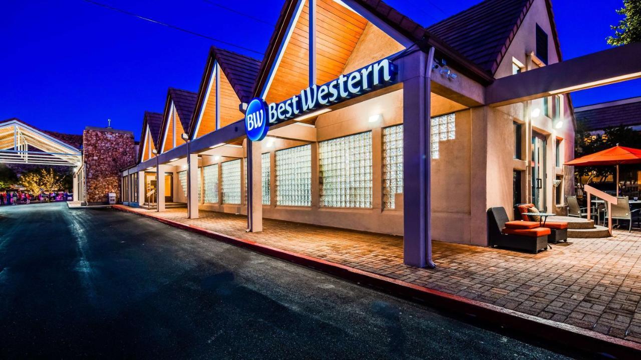 Best Western Town And Country Inn Cedar Stadt Exterior foto